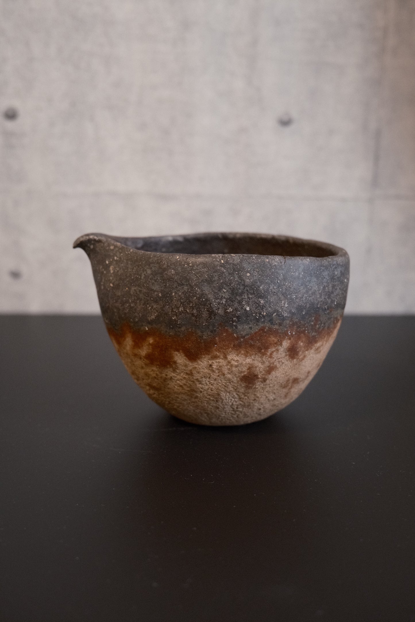 黑釉片口