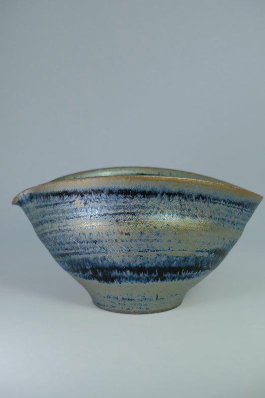 黑釉片口