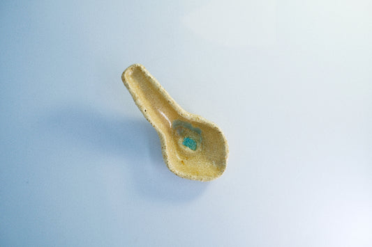 黃釉湯匙
